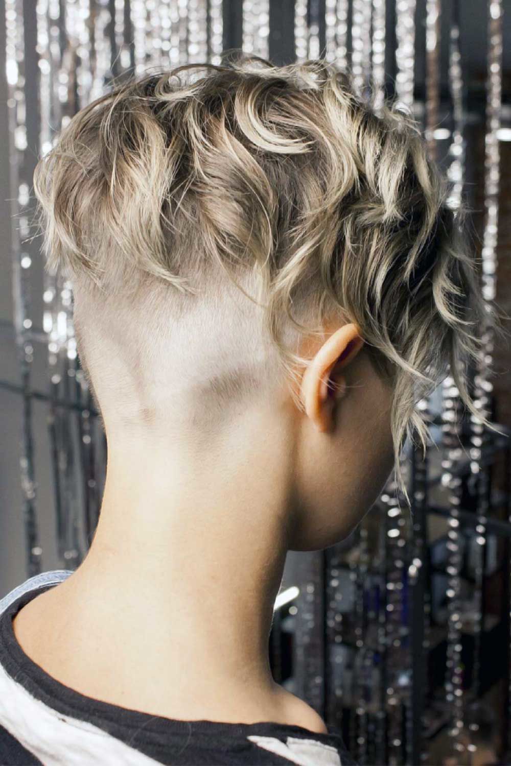 Disconnected Layered Undercut Waves #undercutwomen #undercut