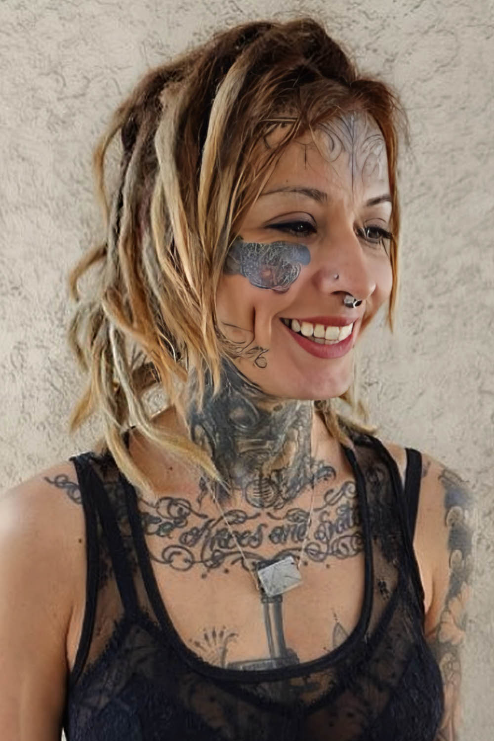 Hairstyles For Short Dreads