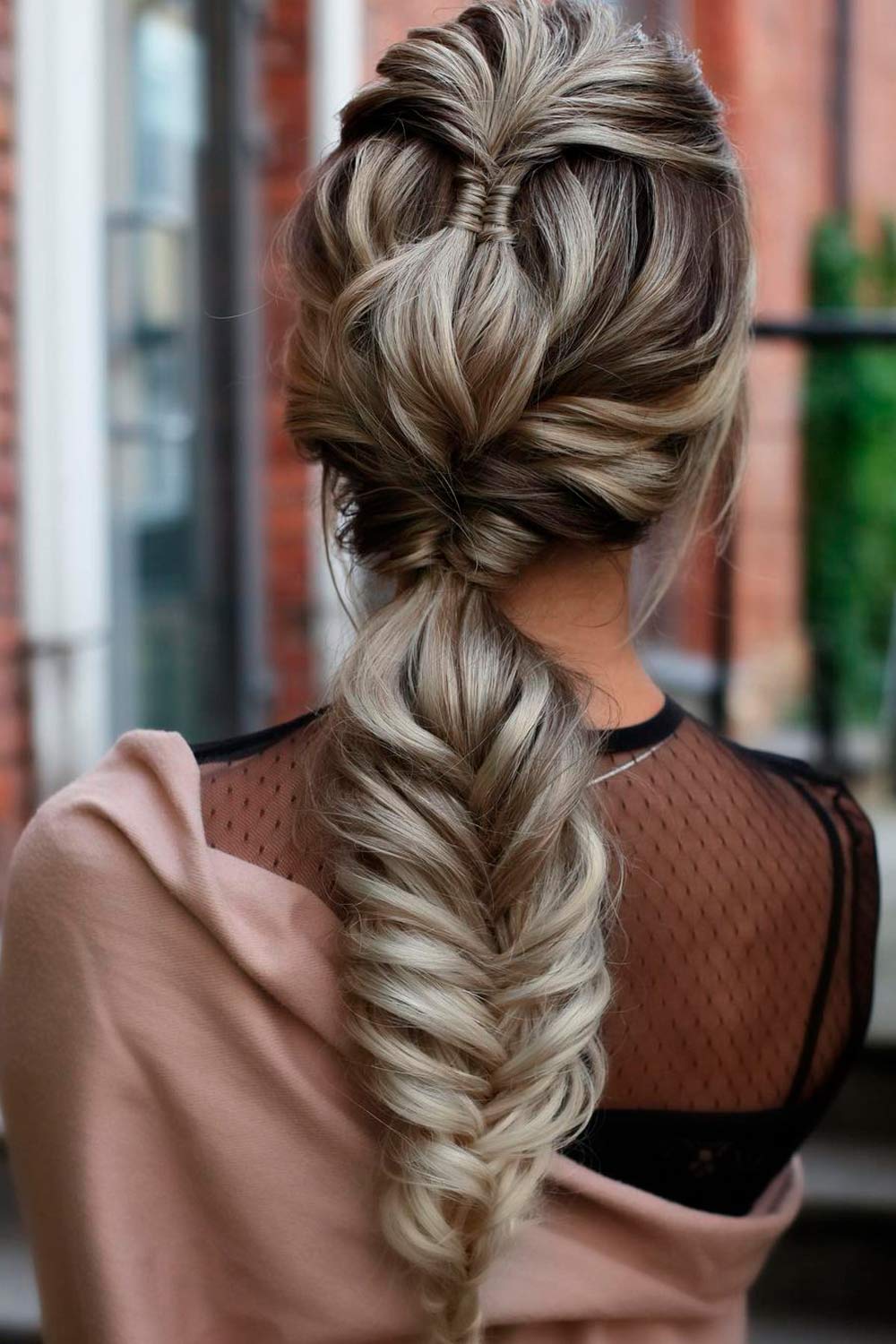 Stunning Half-Up Half-Down Hairdo