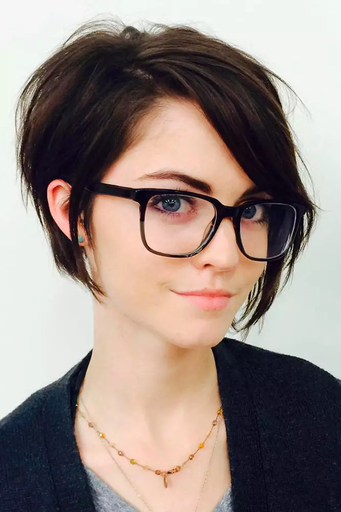 Absolutely Asymmetrical Hairstyles For Round Faces 