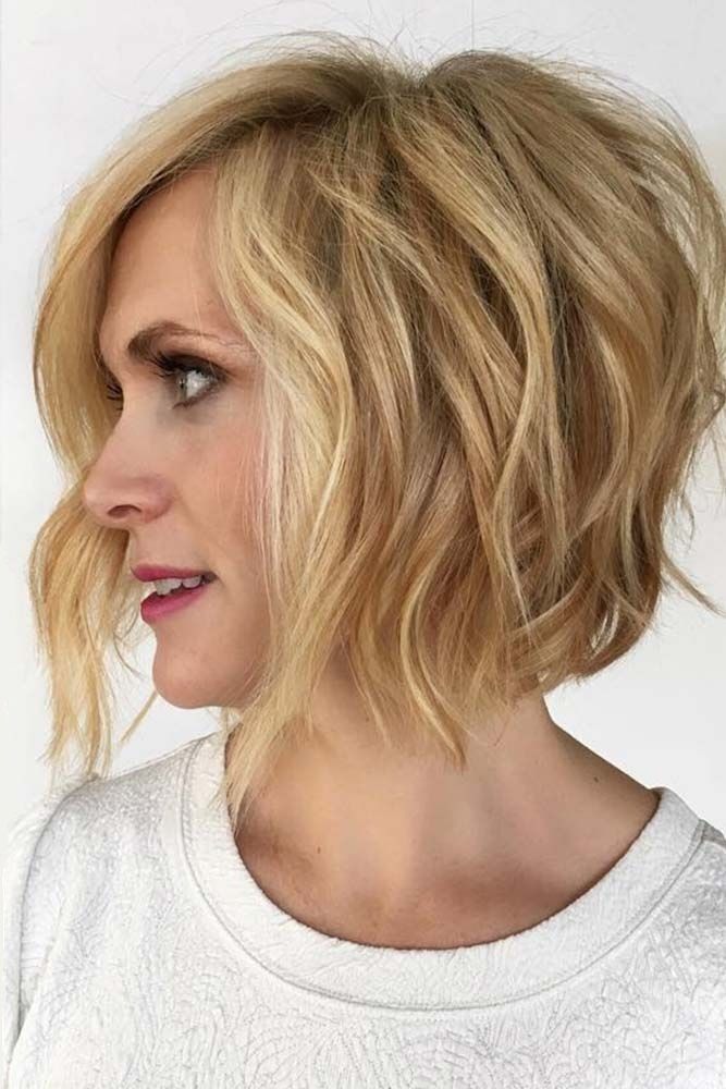 Wavy Layered Medium Cut #bob #wavyhair #shorthair