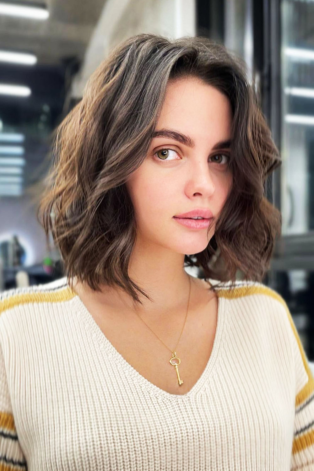 Low Maintenance Short Haircuts for Women with Wavy Hair