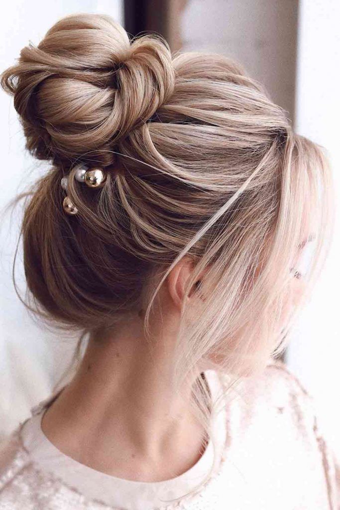 Messy Bun With Free Locks