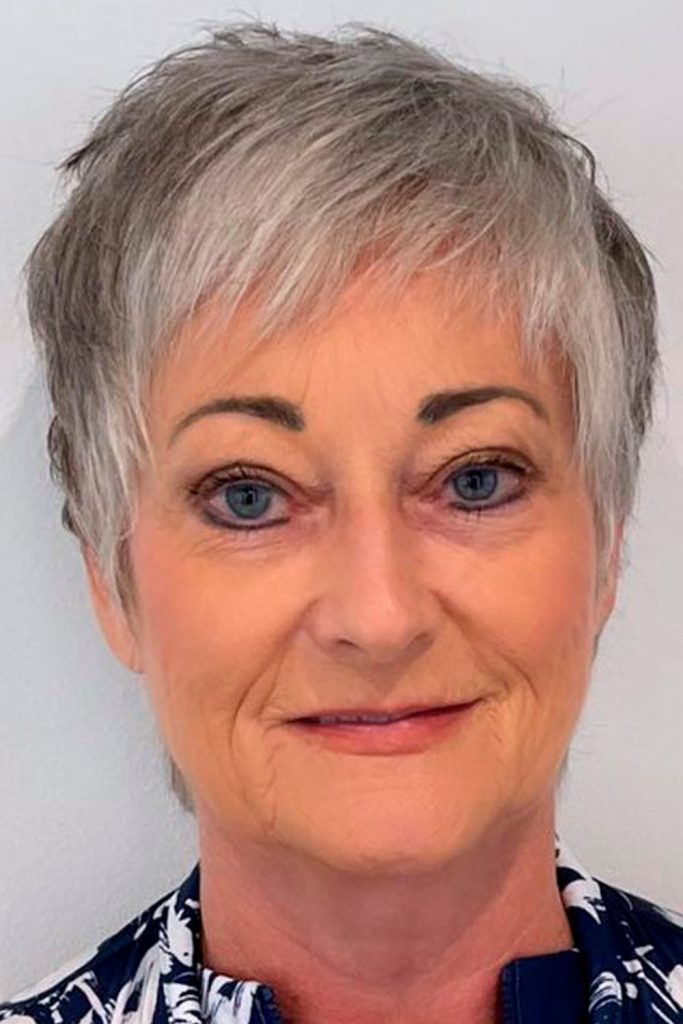 Side Pixie With Thin Bang