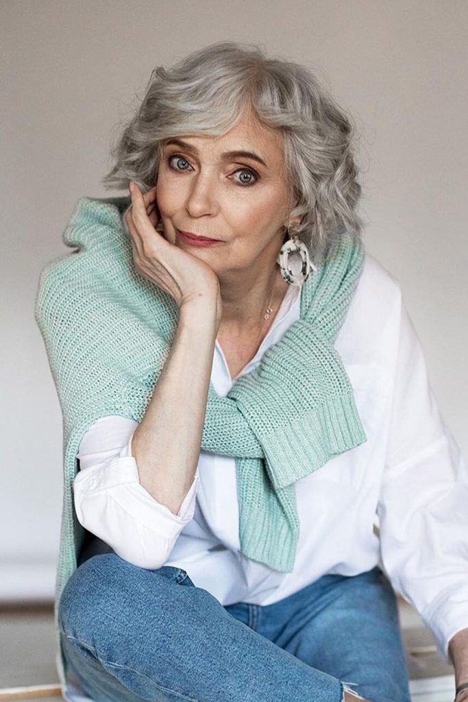 Grey Bob With Wavy Layers 
