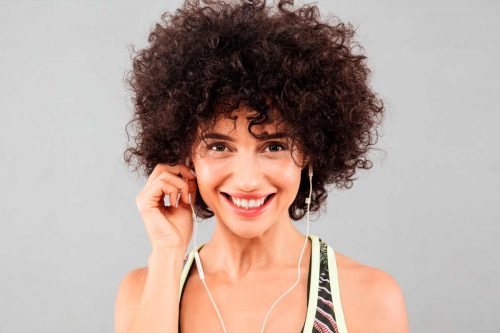Unravelling the Mystery Behind Frizzy Hair and How to Tame It